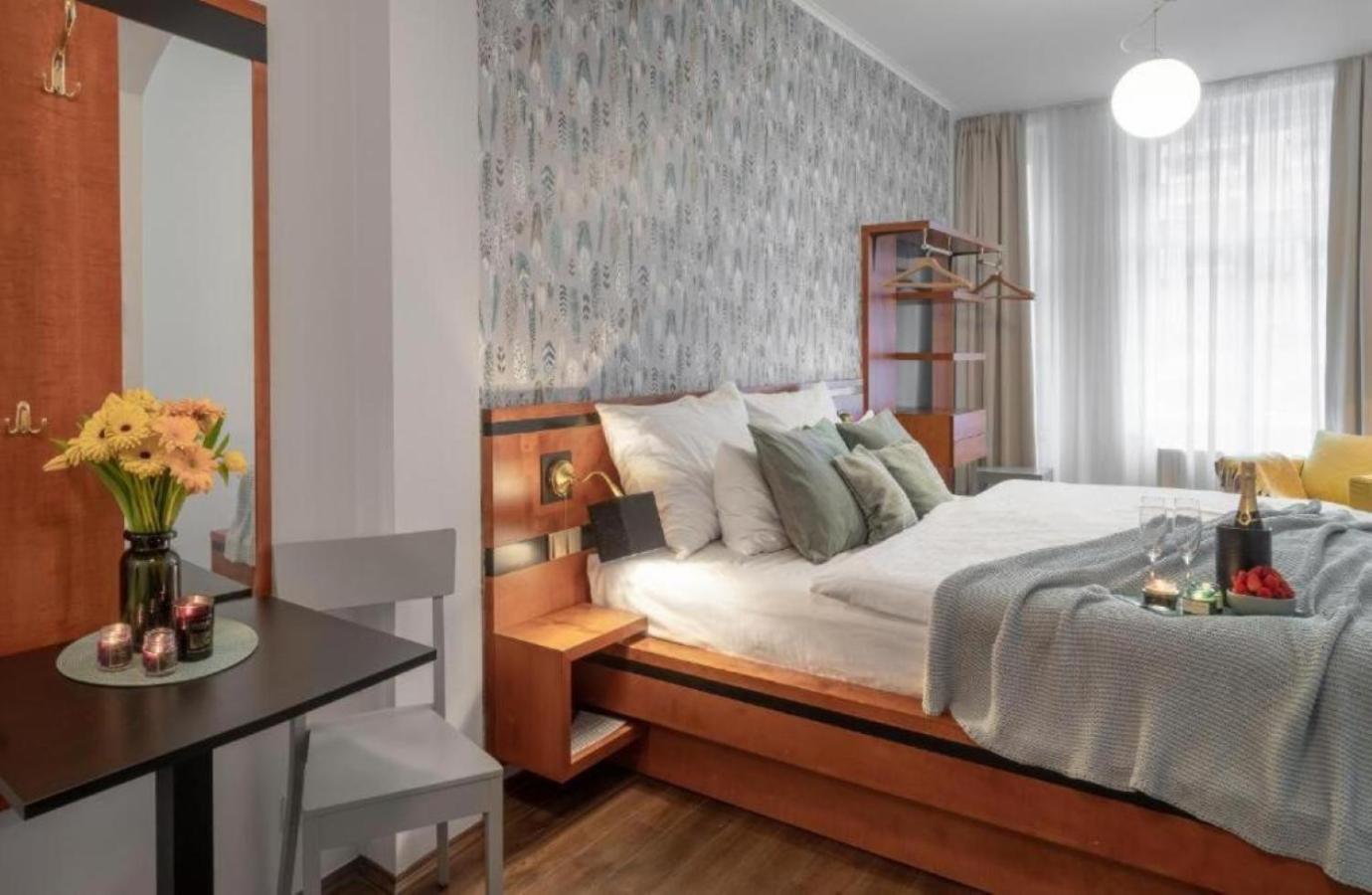 Old Town Square 4*